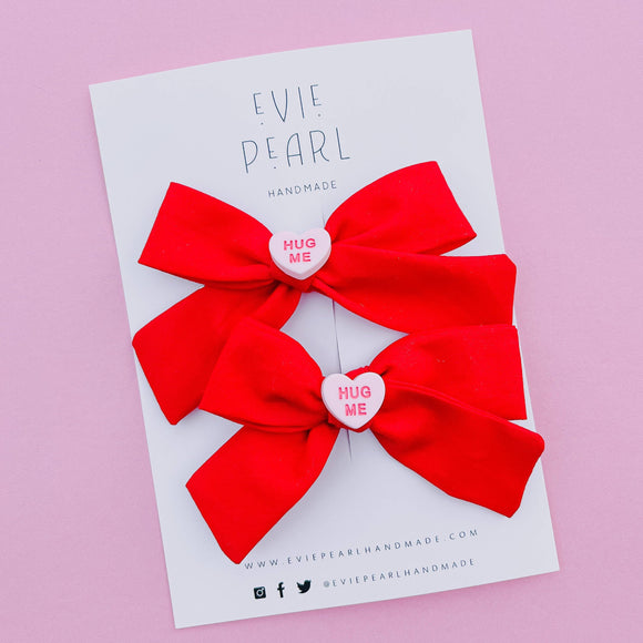 Red Medium Hug Me Pinwheel Pigtail Bows