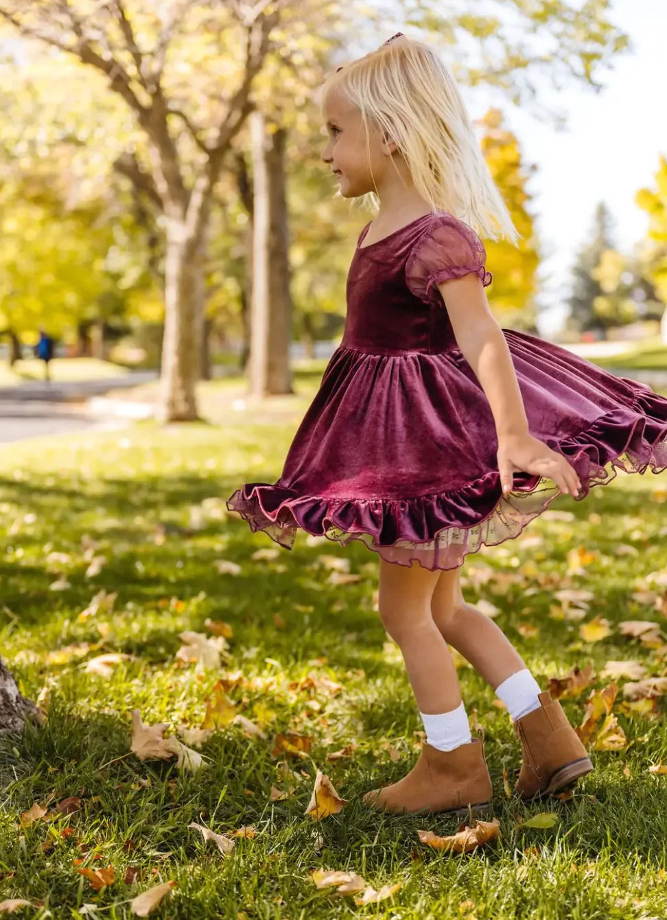 Ollie Jay Eleanor Dress in Plum Velvet – shopdelightfulfind